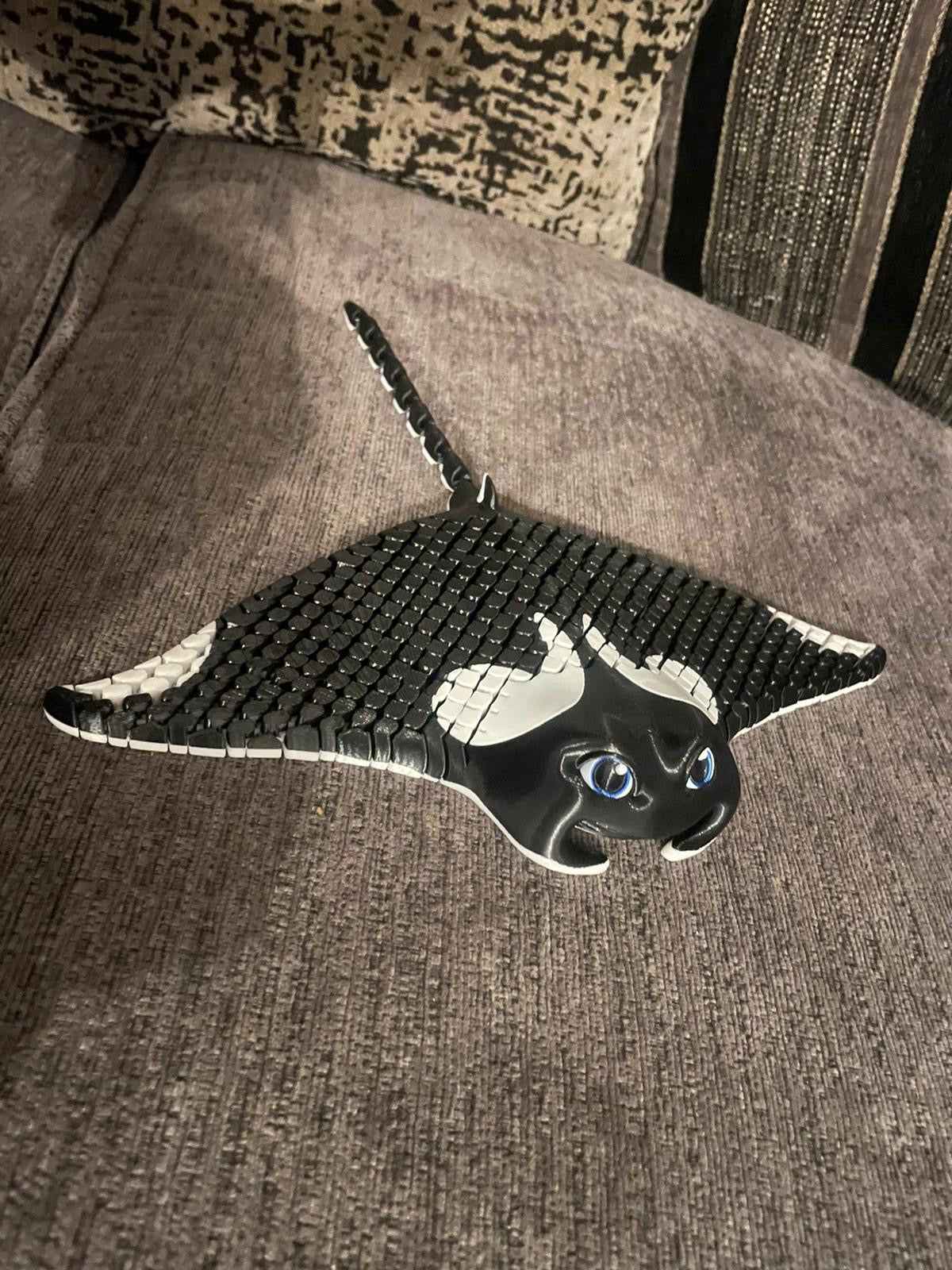 Manta Ray Flexible Fidget Colourful Fish 3D Printed Articulated Sensory Toy For ADHD Autism Stimming Adults Kids - Snazzy Dudds