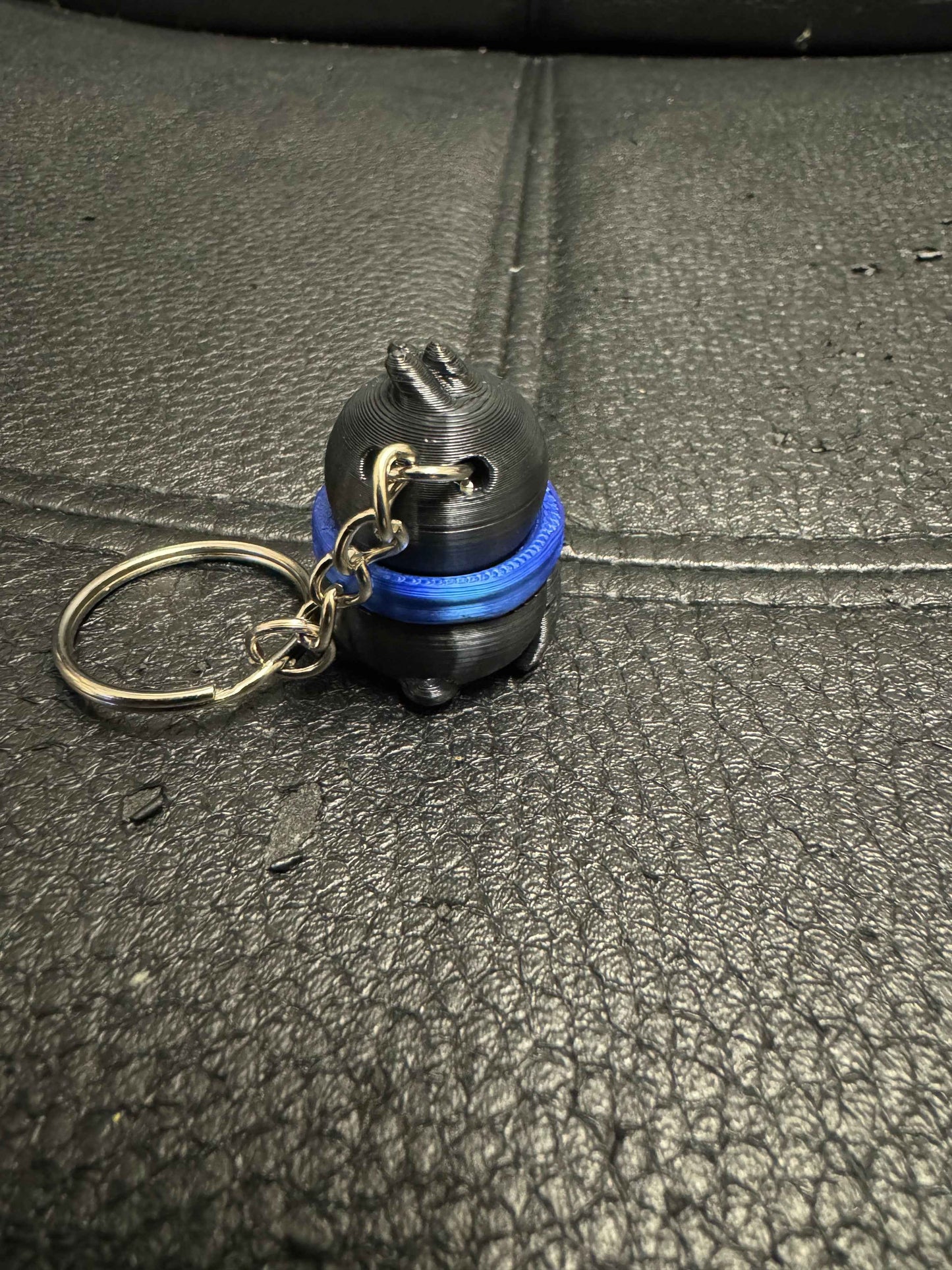 Penguin 3D Printed Spinning Fidget 3D Pla Printed Keyring, Kids & Adults ADHD 4CM High - Snazzy Dudds