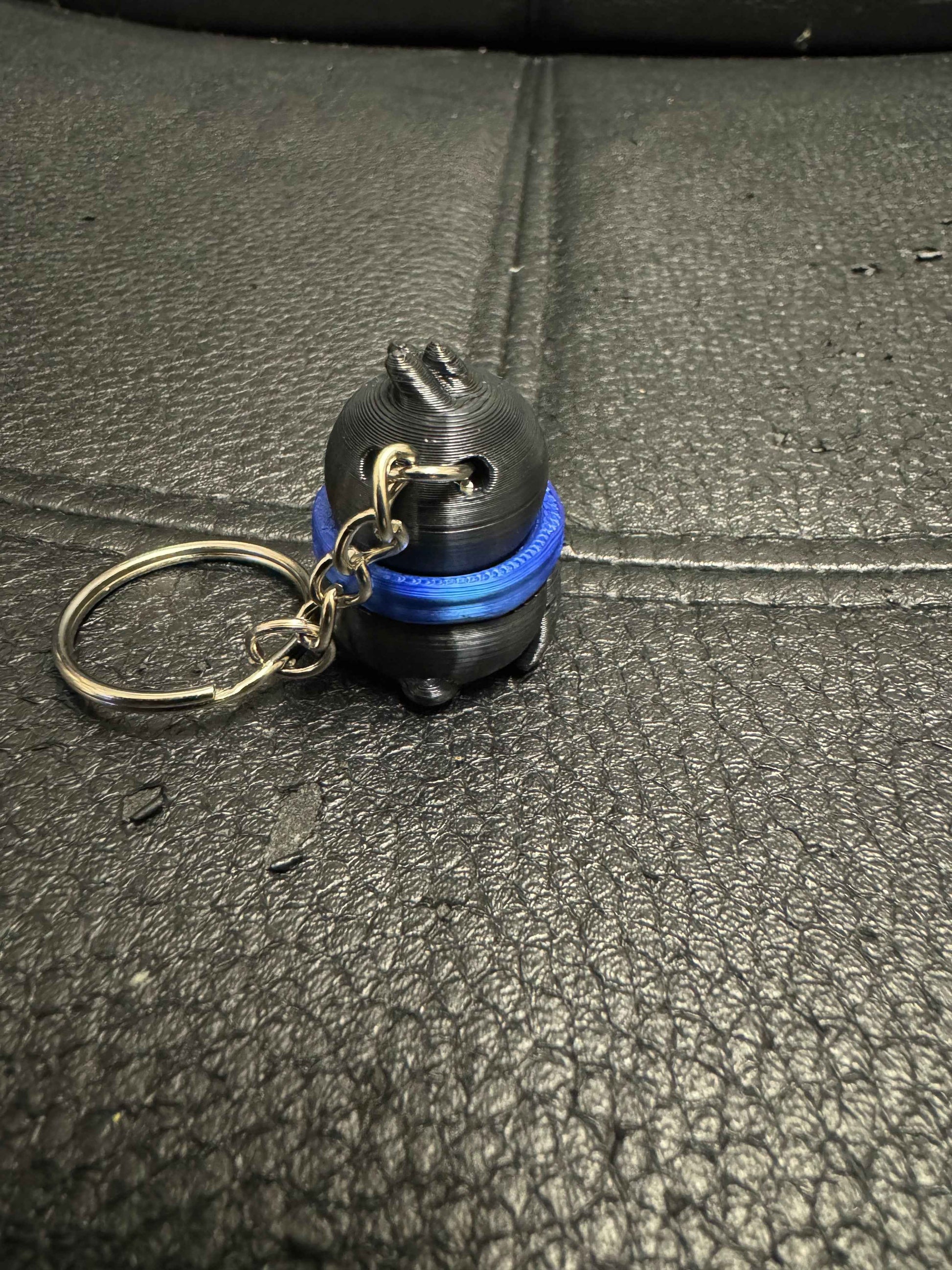 Penguin 3D Printed Spinning Fidget 3D Pla Printed Keyring, Kids & Adults ADHD 4CM High - Snazzy Dudds