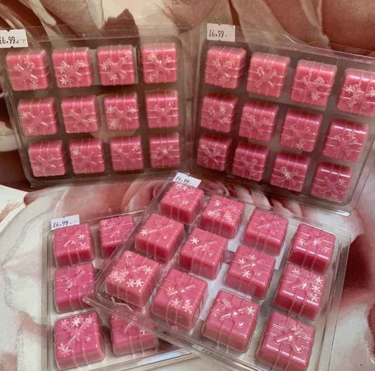 Joyful Surprises: Present Shape Wax Melt Clam Shell in Candy Floss Fragrance - Festive Delight for Your Home - Snazzy Dudds